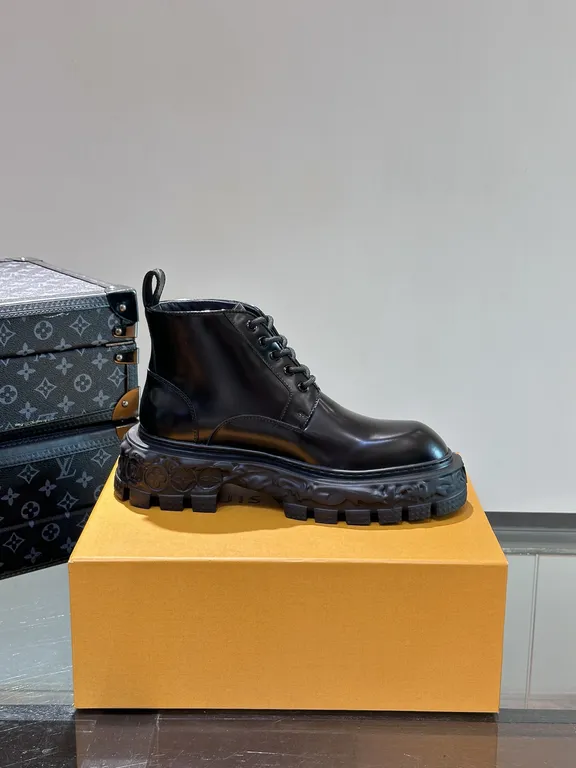 Louis Vuitton Shoe 